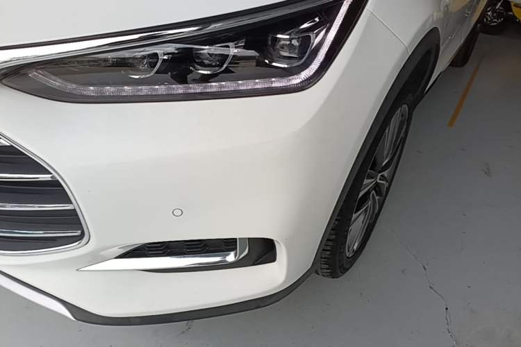 Used BYD Tang 2018 2.0T Automatic SmartConnect Prestige 7-Seater China V Standard Left Front Headlight