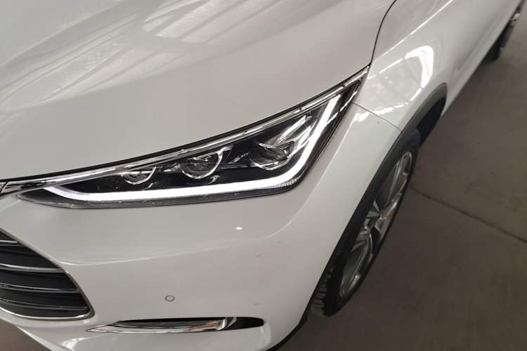 Used BYD Tang 2018 2.0T Automatic Smart Connect Prestige 7-Seater China V Standard Left Front Headlight