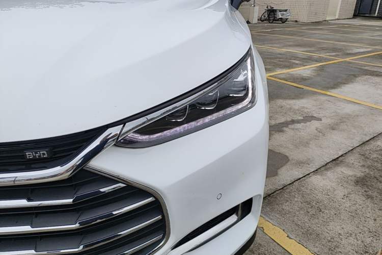 Used BYD Tang 2018 2.0T Automatic SmartConnect Prestige 7-Seater China V Standard Left Front Headlight