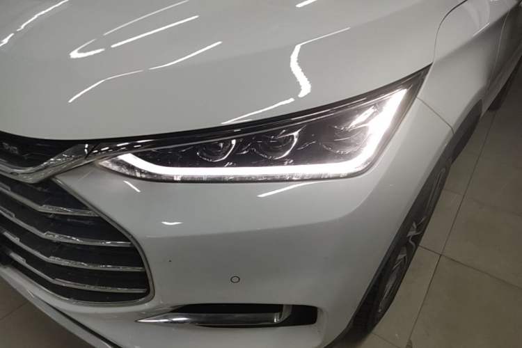 Used BYD Tang 2018 2.0T Automatic SmartConnect Prestige 7-Seater China V Standard Left Front Headlight