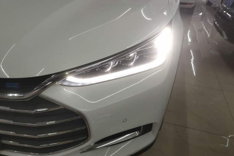 Used BYD Tang 2018 2.0T Automatic SmartConnect Prestige 7-Seater China V Standard Left Front Headlight