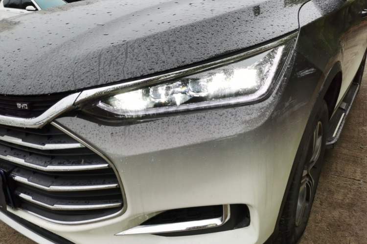 Used BYD Tang 2018 2.0T Automatic SmartConnect Luxury Edition 5 Seats China V Standard Left Front Headlight