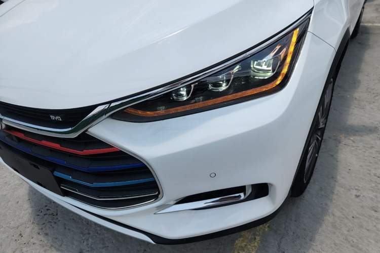Used BYD Tang 2018 2.0T Automatic Smart Connect Prestige 7-Seater China V Standard Left Front Headlight
