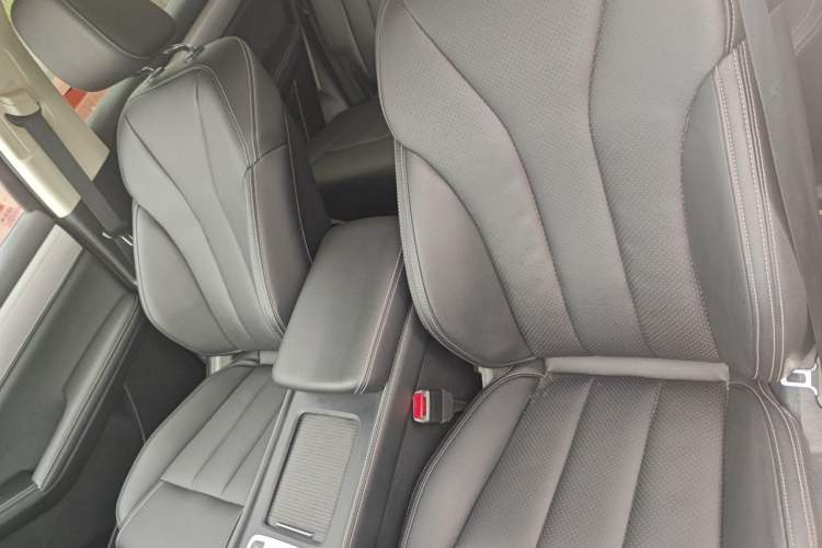 Used BYD Tang 2018 2.0T Automatic SmartConnect Prestige 7-Seater China V Standard Left Front Seat