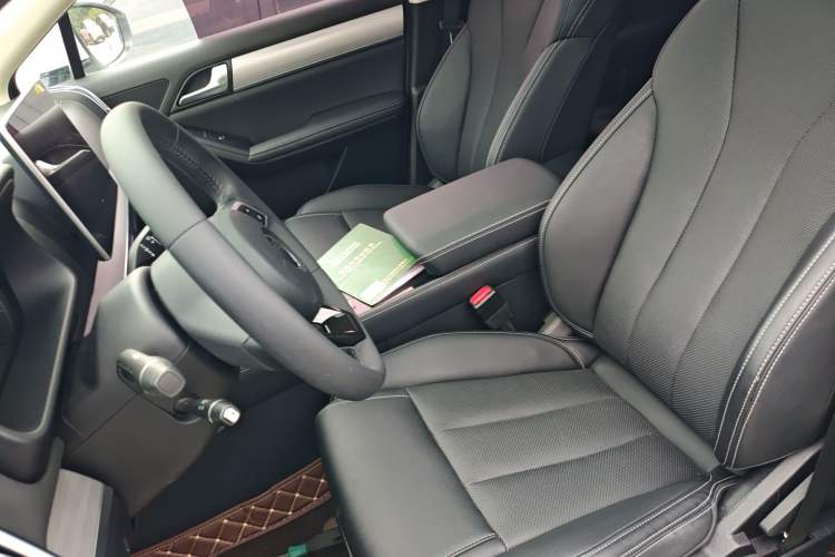 Used BYD Tang 2018 2.0T Automatic SmartConnect Luxury 7-Seater China V Emission Standard Left Front Seat