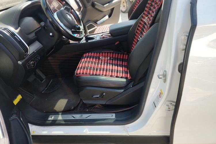 Used BYD Tang 2018 2.0T Automatic SmartConnect Prestige 7-Seater China V Standard Left Front Seat