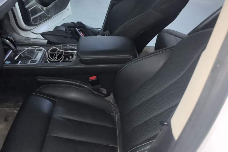 Used BYD Tang 2018 2.0T Automatic SmartConnect Prestige 7-Seater China V Standard Left Front Seat