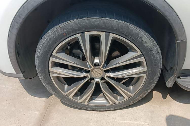Used BYD Tang 2018 2.0T Automatic Smart Connect Prestige 7-Seater China V Standard Left Front Wheel Hub