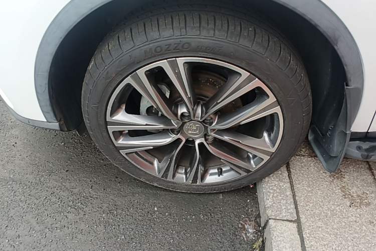 Used BYD Tang 2018 2.0T Automatic SmartConnect Prestige 7-Seater China V Standard Left Front Wheel Hub