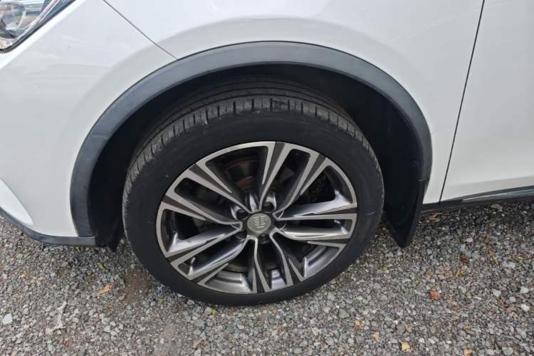 Used BYD Tang 2018 2.0T Automatic Smart Connect Prestige 7-Seater China V Standard Left Front Wheel Hub