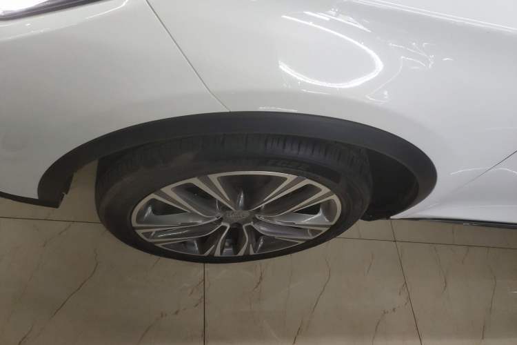 Used BYD Tang 2018 2.0T Automatic SmartConnect Prestige 7-Seater China V Standard Left Front Wheel Hub
