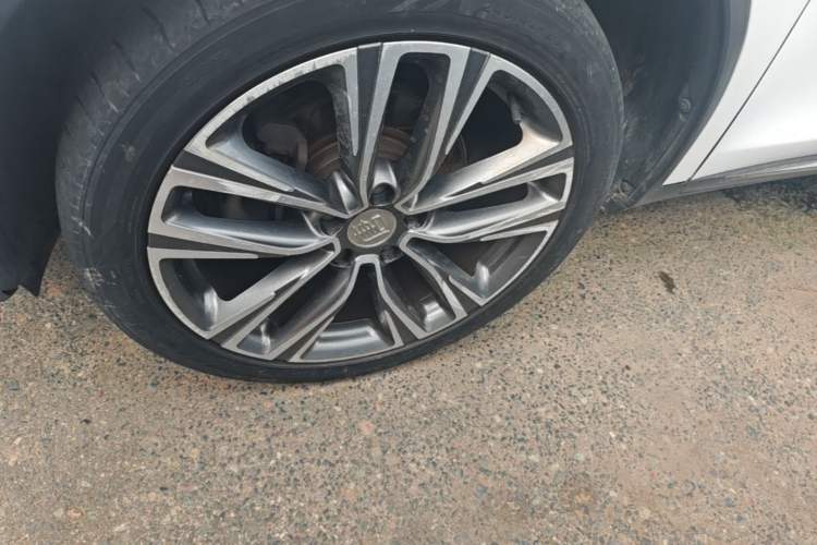 Used BYD Tang 2018 2.0T Automatic Smart Connect Prestige 7-Seater China V Standard Left Front Wheel Hub