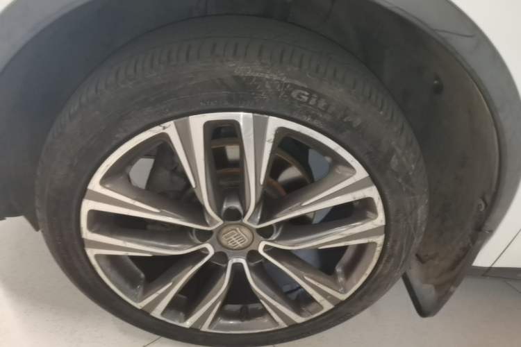 Used BYD Tang 2018 2.0T Automatic SmartConnect Prestige 7-Seater China V Standard Left Front Wheel Hub