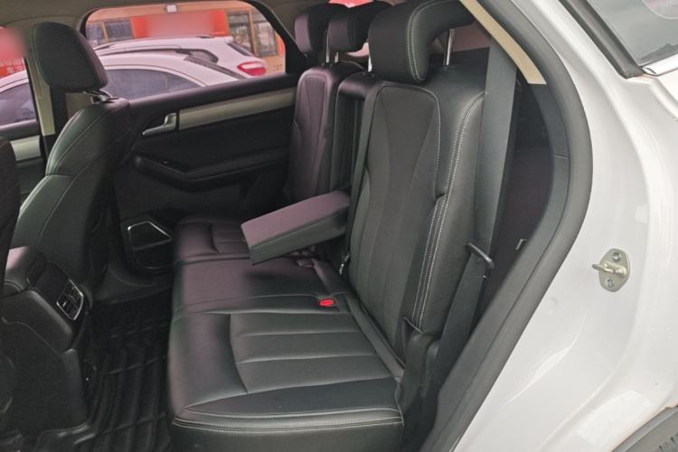 Used BYD Tang 2018 2.0T Automatic SmartConnect Luxury Edition 5 Seats China V Standard Left Rear Seat