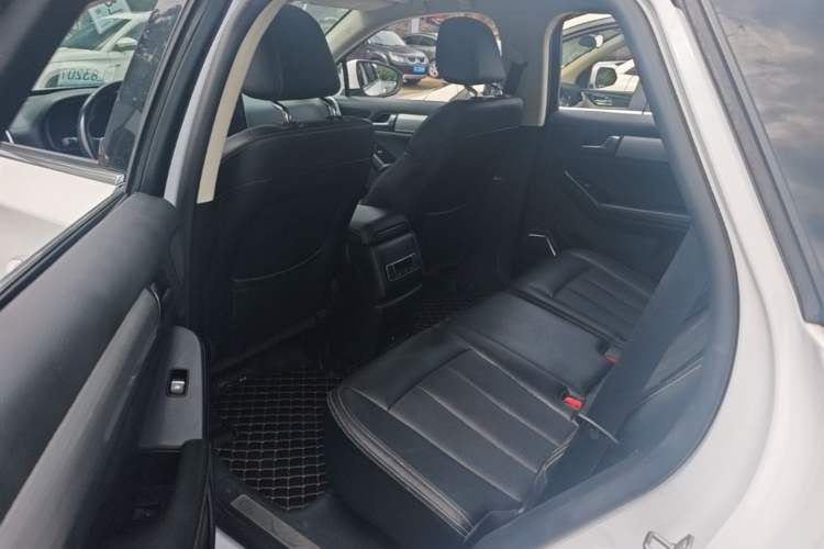 Used BYD Tang 2018 2.0T Automatic Smart Connect Prestige 7-Seater China V Standard Left Rear Seat
