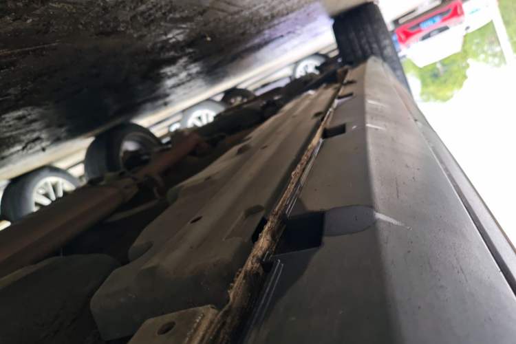 Used BYD Tang 2018 2.0T Automatic SmartConnect Prestige 7-Seater China V Standard Left Side Sill