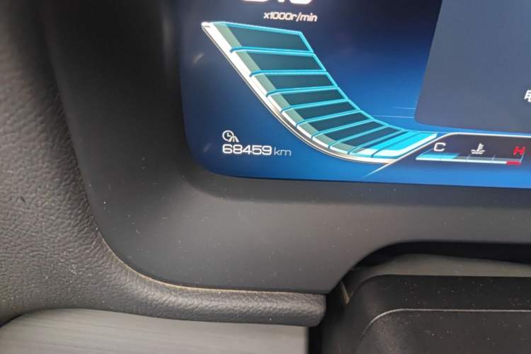Used BYD Tang 2018 2.0T Automatic SmartConnect Prestige 7-Seater China V Standard Odometer Close Up