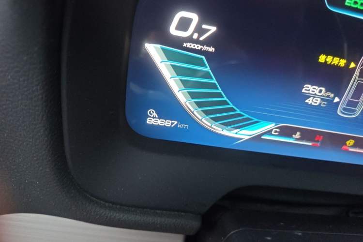 Used BYD Tang 2018 2.0T Automatic SmartConnect Prestige 7-Seater China V Standard Odometer Close Up