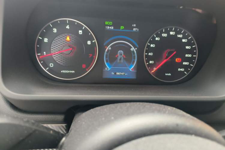 Used BYD Tang 2018 2.0T Automatic Smart Connect Prestige 7-Seater China V Standard Odometer Close Up