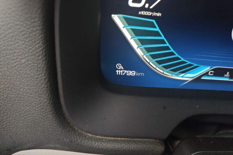Used BYD Tang 2018 2.0T Automatic SmartConnect Prestige 7-Seater China V Standard Odometer Close Up