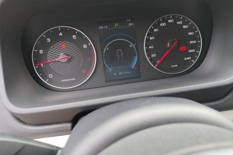 Used BYD Tang 2018 2.0T Automatic Smart Connect Prestige 7-Seater China V Standard Odometer Close Up