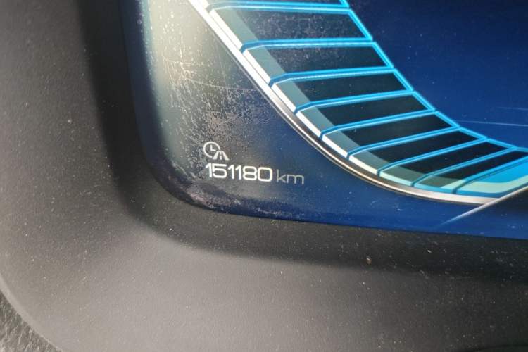 Used BYD Tang 2018 2.0T Automatic SmartConnect Prestige 7-Seater China V Standard Odometer Close Up