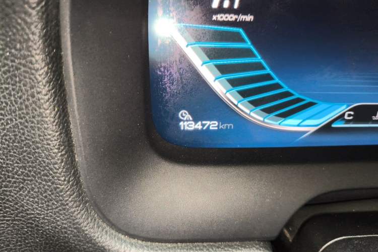 Used BYD Tang 2018 2.0T Automatic SmartConnect Prestige 7-Seater China V Standard Odometer Close Up