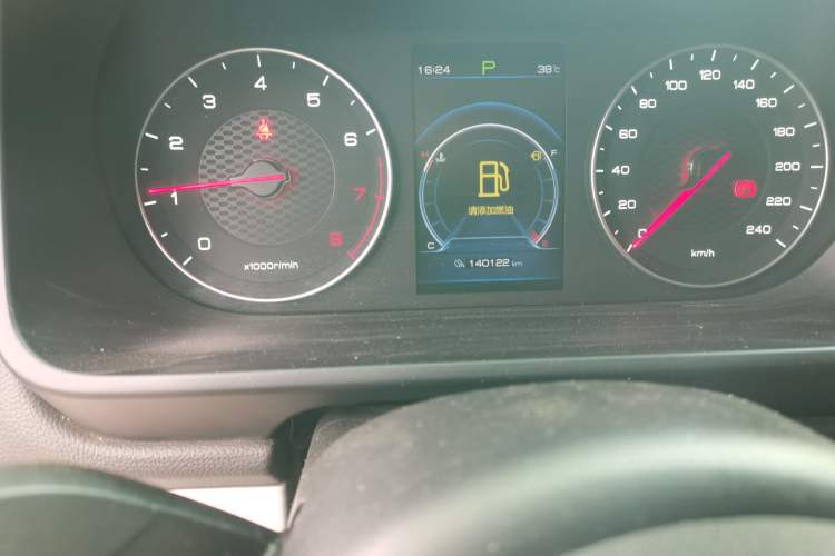 Used BYD Tang 2018 2.0T Automatic SmartConnect Luxury 7-Seater China V Emission Standard Odometer Close Up