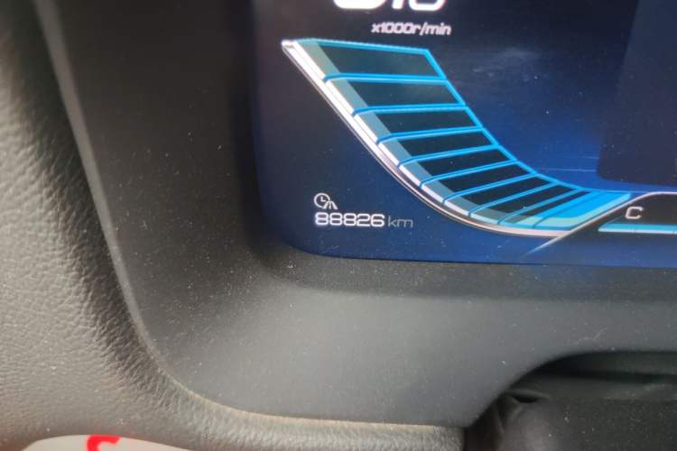 Used BYD Tang 2018 2.0T Automatic SmartConnect Prestige 7-Seater China V Standard Odometer Close Up