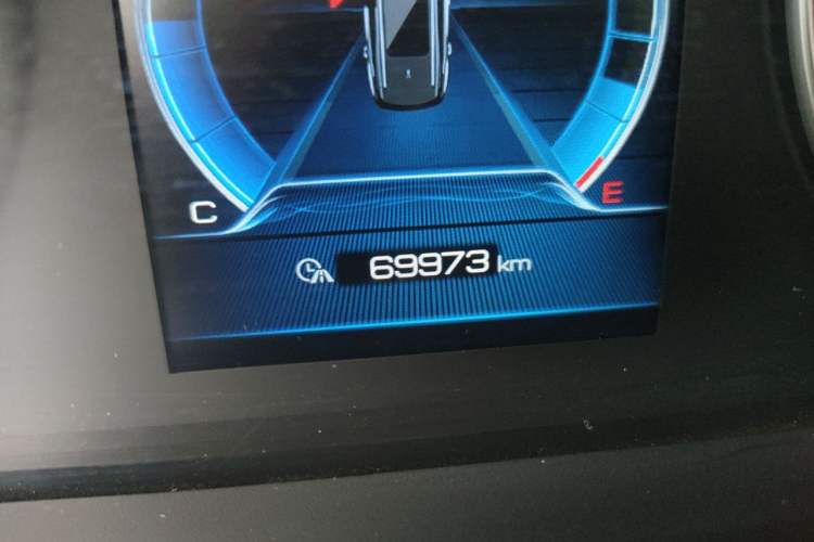 Used BYD Tang 2018 2.0T Automatic Smart Connect Prestige 7-Seater China V Standard Odometer Close Up