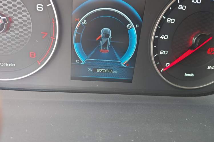 Used BYD Tang 2018 2.0T Automatic Smart Connect Prestige 7-Seater China V Standard Odometer Close Up