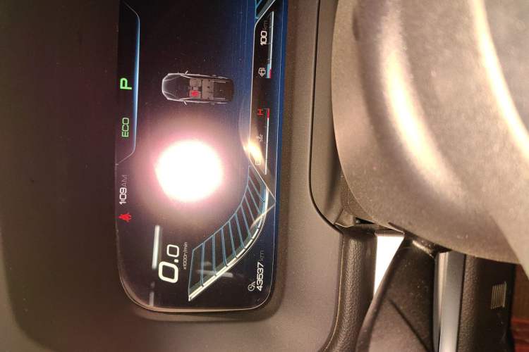 Used BYD Tang 2018 2.0T Automatic SmartConnect Prestige 7-Seater China V Standard Odometer Close Up