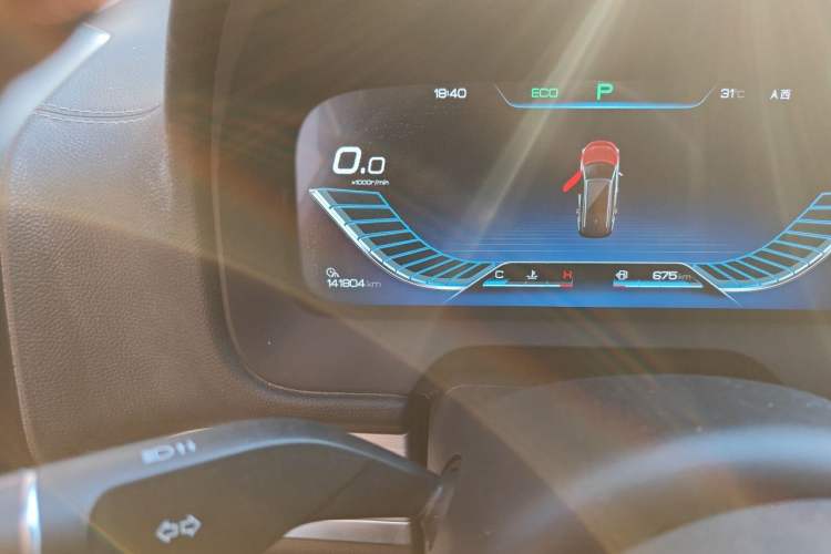 Used BYD Tang 2018 2.0T Automatic SmartConnect Prestige 7-Seater China V Standard Odometer Close Up