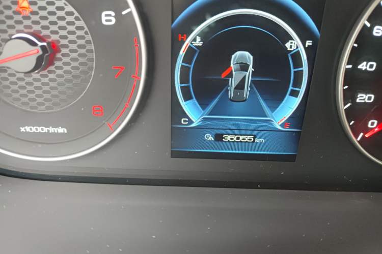 Used BYD Tang 2018 2.0T Automatic Smart Connect Prestige 7-Seater China V Standard Odometer Close Up