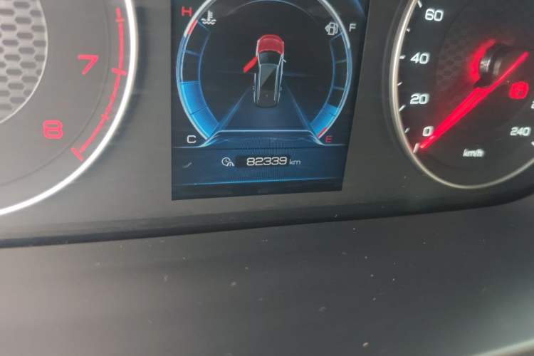 Used BYD Tang 2018 2.0T Automatic Smart Connect Prestige 7-Seater China V Standard Odometer Close Up
