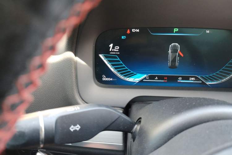 Used BYD Tang 2018 2.0T Automatic SmartConnect Prestige 7-Seater China V Standard Odometer Close Up