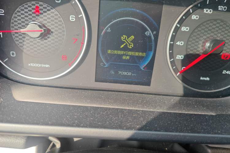 Used BYD Tang 2018 2.0T Automatic Smart Connect Prestige 7-Seater China V Standard Odometer Close Up