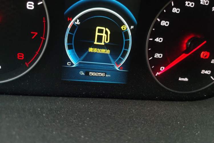 Used BYD Tang 2018 2.0T Automatic Smart Connect Prestige 7-Seater China V Standard Odometer Close Up