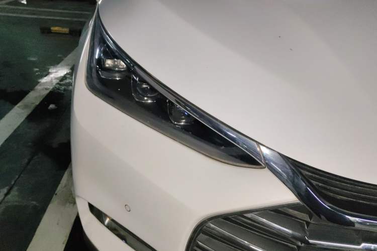 Used BYD Tang 2018 2.0T Automatic SmartConnect Prestige 7-Seater China V Standard Right Front Headlight