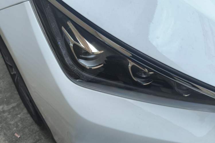 Used BYD Tang 2018 2.0T Automatic SmartConnect Prestige 7-Seater China V Standard Right Front Headlight