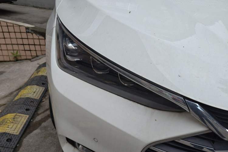 Used BYD Tang 2018 2.0T Automatic SmartConnect Prestige 7-Seater China V Standard Right Front Headlight