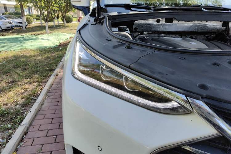 Used BYD Tang 2018 2.0T Automatic Smart Connect Prestige 7-Seater China V Standard Right Front Headlight