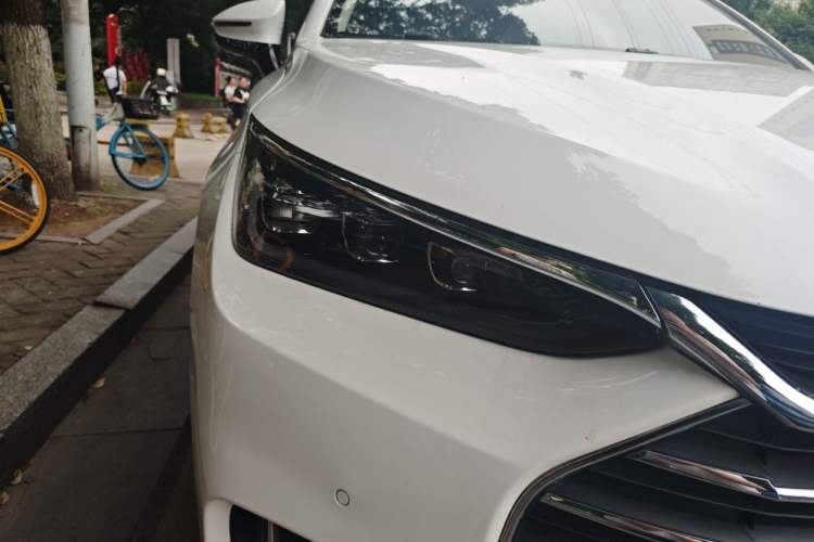 Used BYD Tang 2018 2.0T Automatic SmartConnect Prestige 7-Seater China V Standard Right Front Headlight