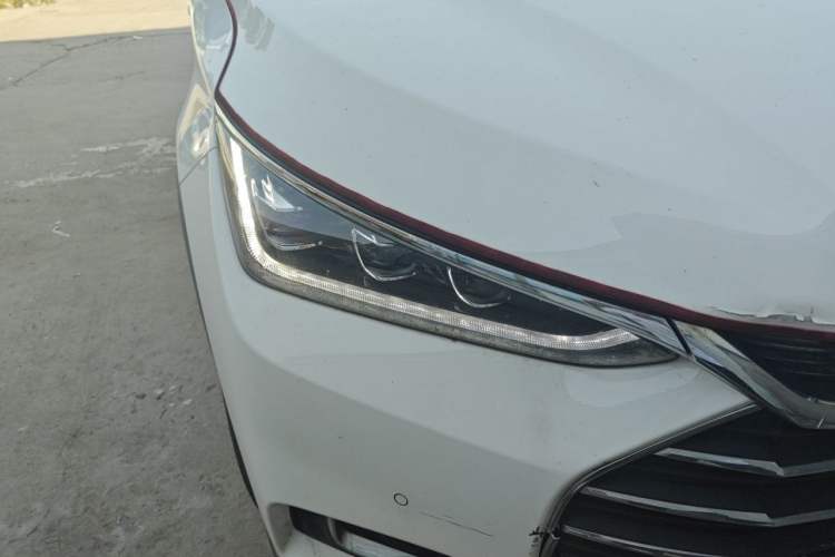 Used BYD Tang 2018 2.0T Automatic SmartConnect Prestige 7-Seater China V Standard Right Front Headlight