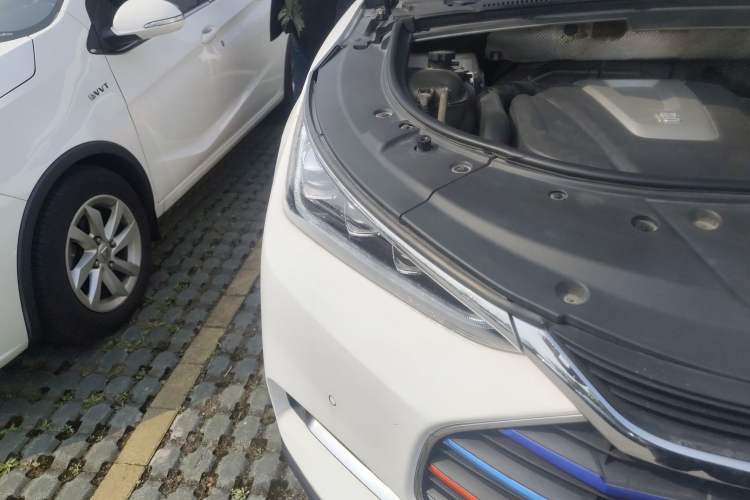 Used BYD Tang 2018 2.0T Automatic SmartConnect Prestige 7-Seater China V Standard Right Front Headlight