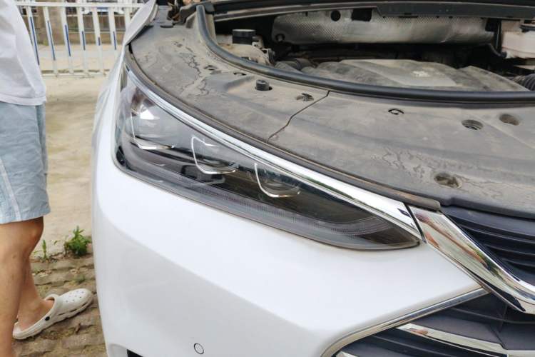 Used BYD Tang 2018 2.0T Automatic Smart Connect Prestige 7-Seater China V Standard Right Front Headlight