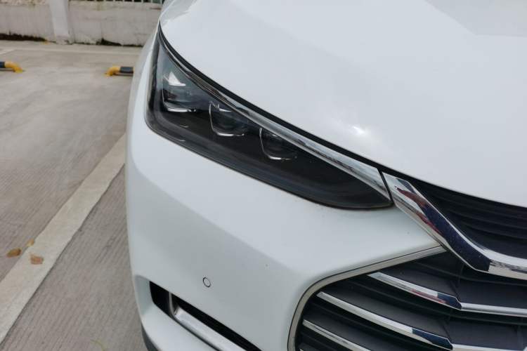 Used BYD Tang 2018 2.0T Automatic SmartConnect Prestige 7-Seater China V Standard Right Front Headlight