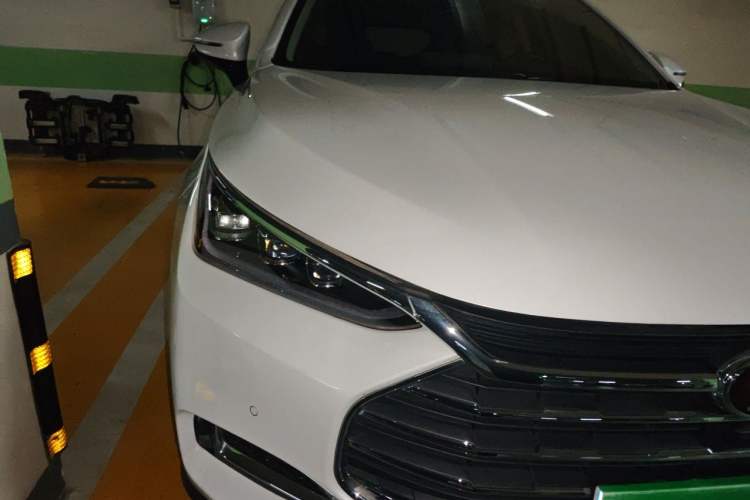 Used BYD Tang 2018 2.0T Automatic SmartConnect Prestige 7-Seater China V Standard Right Front Headlight