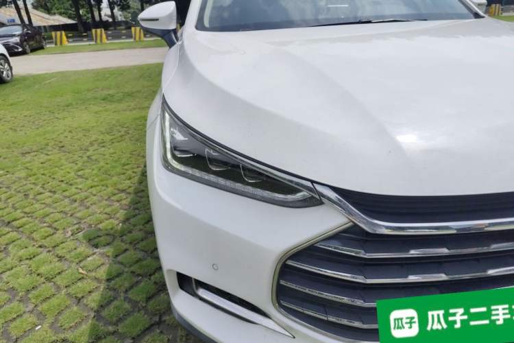 Used BYD Tang 2018 2.0T Automatic SmartConnect Prestige 7-Seater China V Standard Right Front Headlight