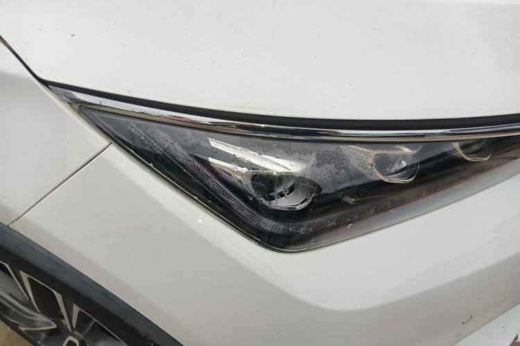 Used BYD Tang 2018 2.0T Automatic SmartConnect Prestige 7-Seater China V Standard Right Front Headlight